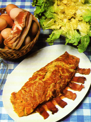 OMELETE COM TOUCINHO