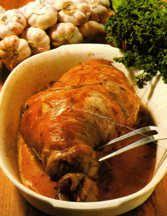 PERNIL DE CARNEIRO AO ALHO