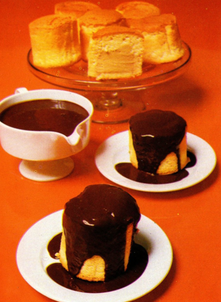 BOLINHOS DE AMÊNDOA E CHOCOLATE