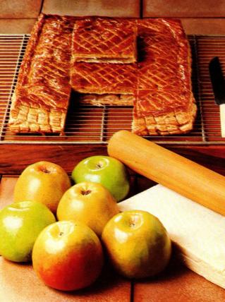 TORTA FOLHADA DE MAÇÃ