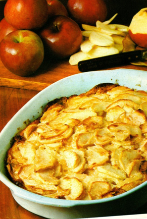 TORTA RÚSTICA DE MAÇÃ