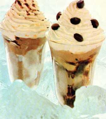 CAFÉ COM SORVETE