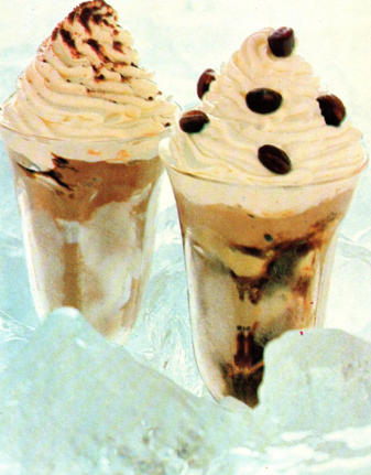 CAFÉ COM SORVETE