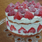Bolo de Morango Fácil e Delicioso